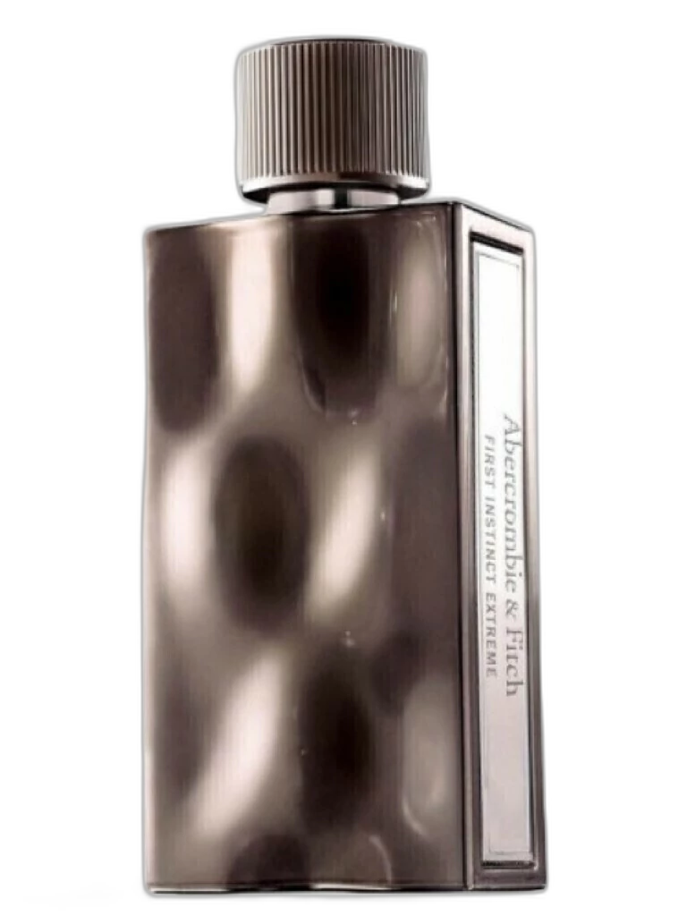Frasco do perfume First Instinct Extreme